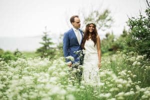 bröllopspar porträttfoto inför bröllop ästad vingård